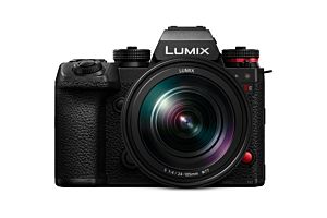 Panasonic Lumix S1 IIE Mirrorless Camera with 24-105mm f/4 Lens